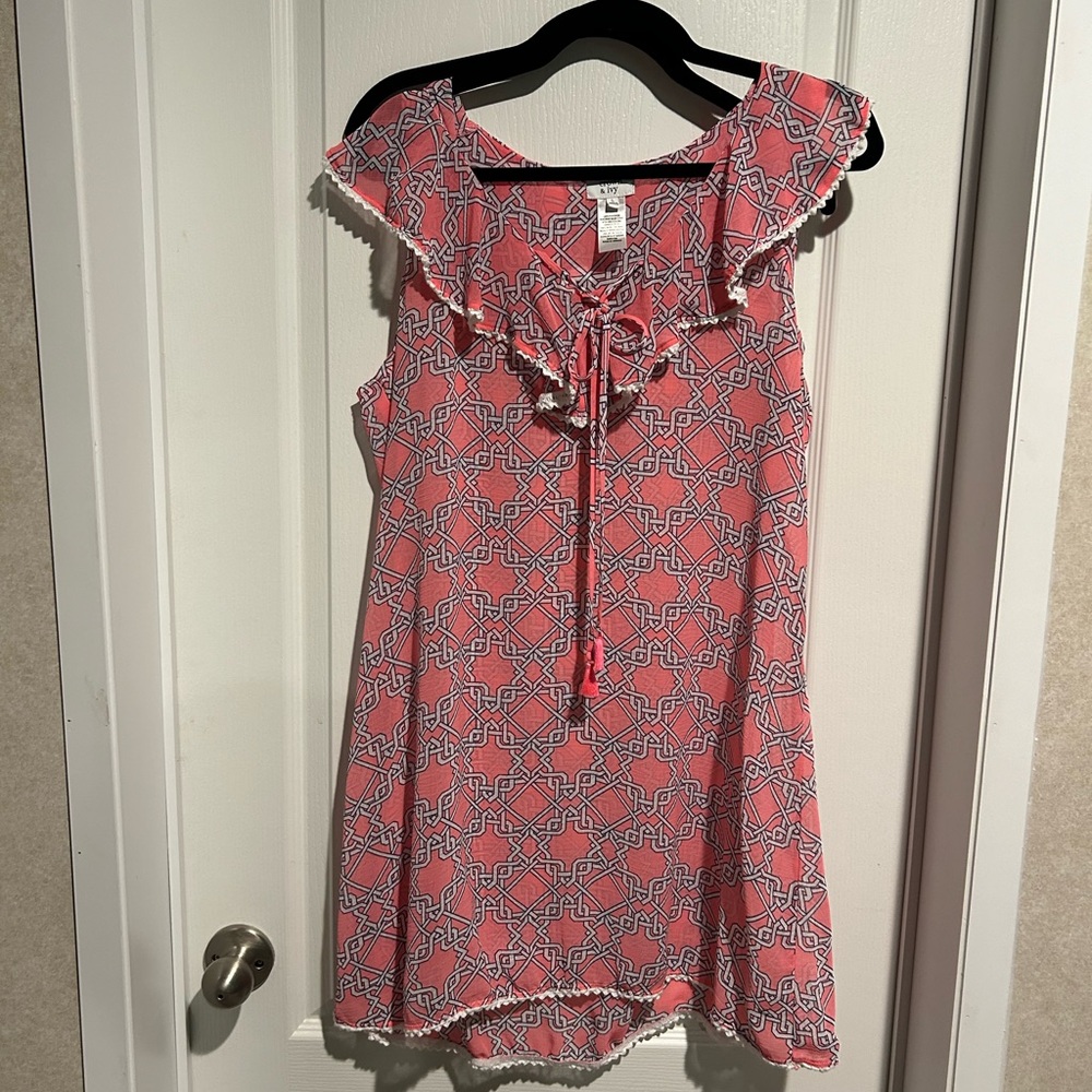 Crown & Ivy sheer cover up L